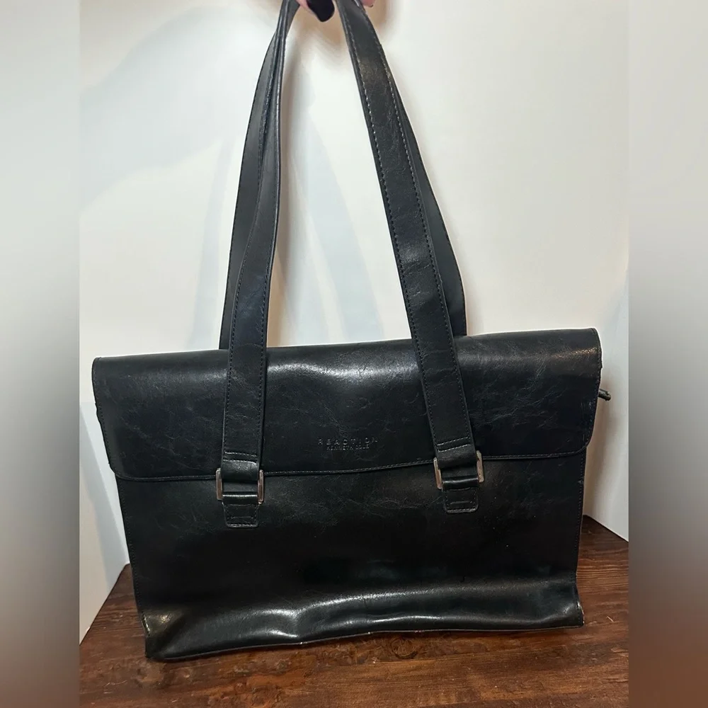 Kenneth‎ Cole Reaction Black Laptop Messenger Bag.